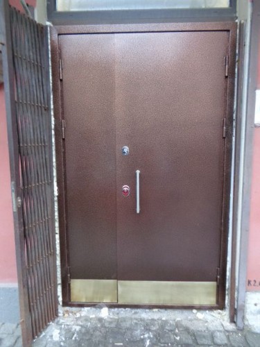Входная металлическая дверь 05-59