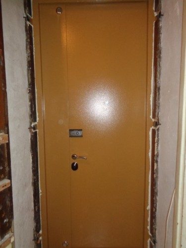 Входная металлическая дверь 05-76